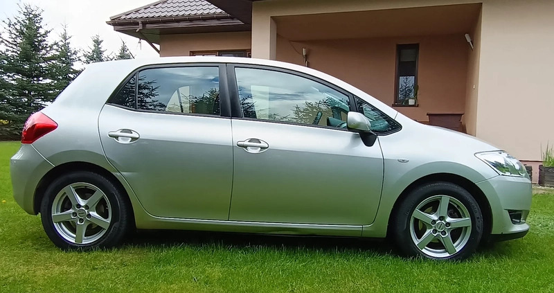 Toyota Auris cena 18000 przebieg: 301000, rok produkcji 2007 z Płock małe 232